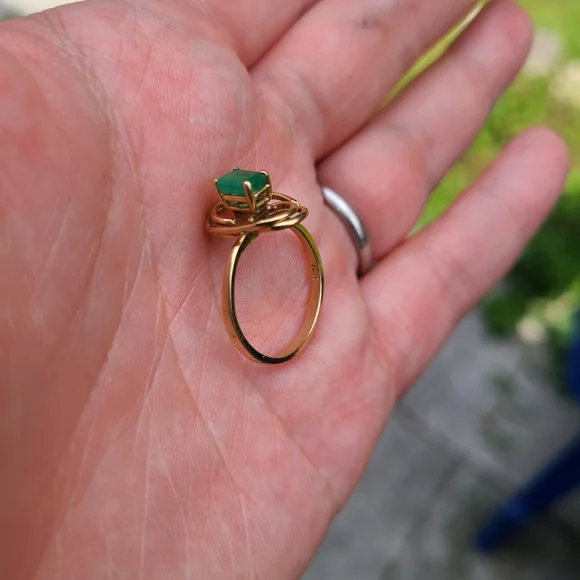 Emeral cut emerald ring 10kt gold - Picture 5 of 9